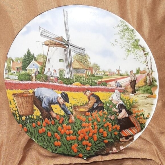 Royal Schwabap 1984 Ter Steege BV. Holland Plate Tulip Harvest 7"D - Picture 2 of 10